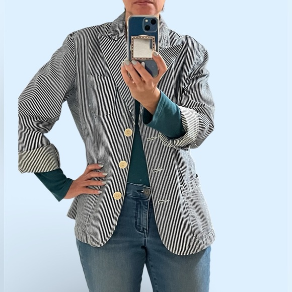 Jones New York Jackets & Blazers - Jones New York Sport blue & white striped denim jacket 100% cotton. 3 pockets. L